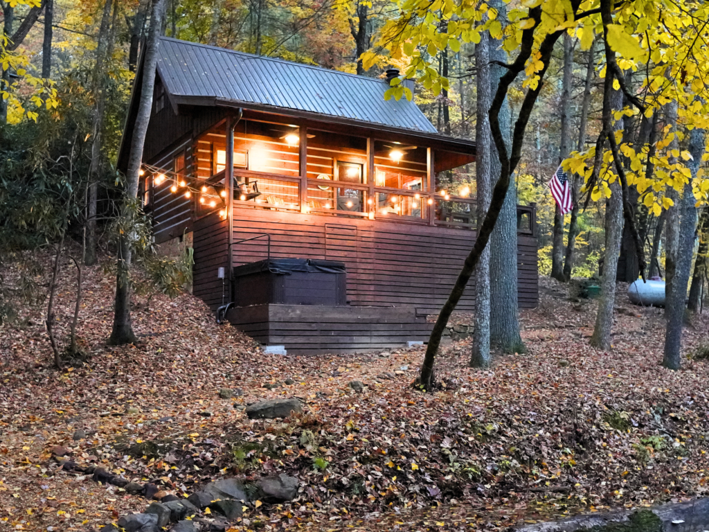 Creekfront cabin on Fightingtown creek | Blue Ridge, GA