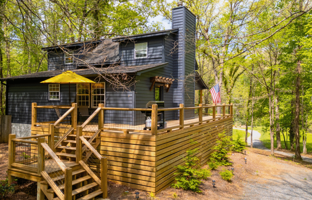 Luxury waterfront cabin in north georgia