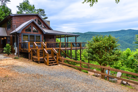 Pet-friendly luxury cabin rentals in Blue Ridge, GA