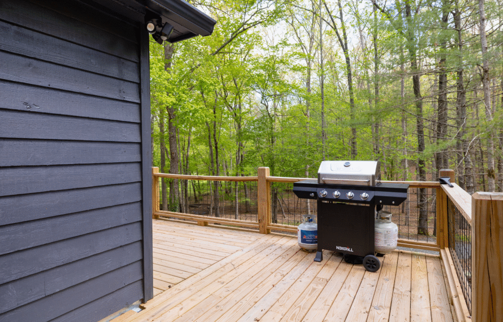 Luxury family cabin in North Georgia with a gas grill
